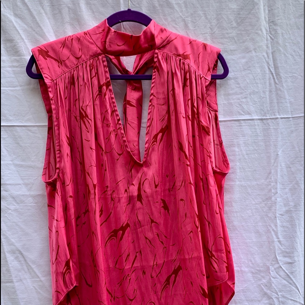 Free People 💕 sleeveless silky (100%) polyester